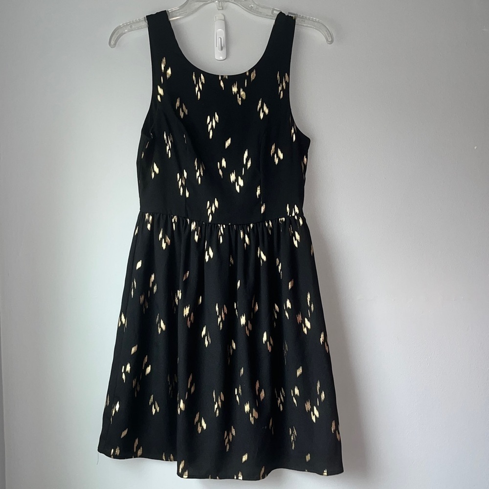 Everly Black and Gold Sleeveless V-Back Skater Dress